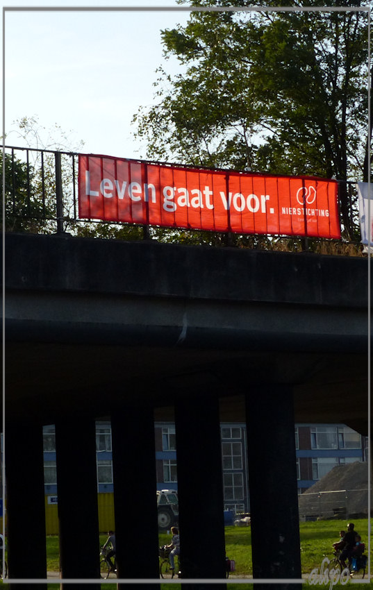 20140915_1738Nierstichting_spandoek_viadukt Lumix FZ200